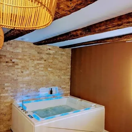 Villa Romantique, Jacuzzi & Piece Secrete Centre