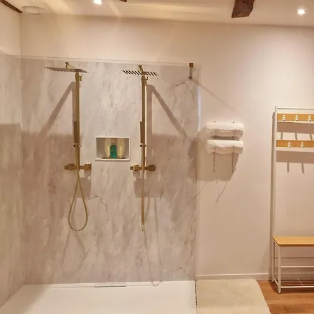 Romantique, Jacuzzi & Piece Secrete Centre